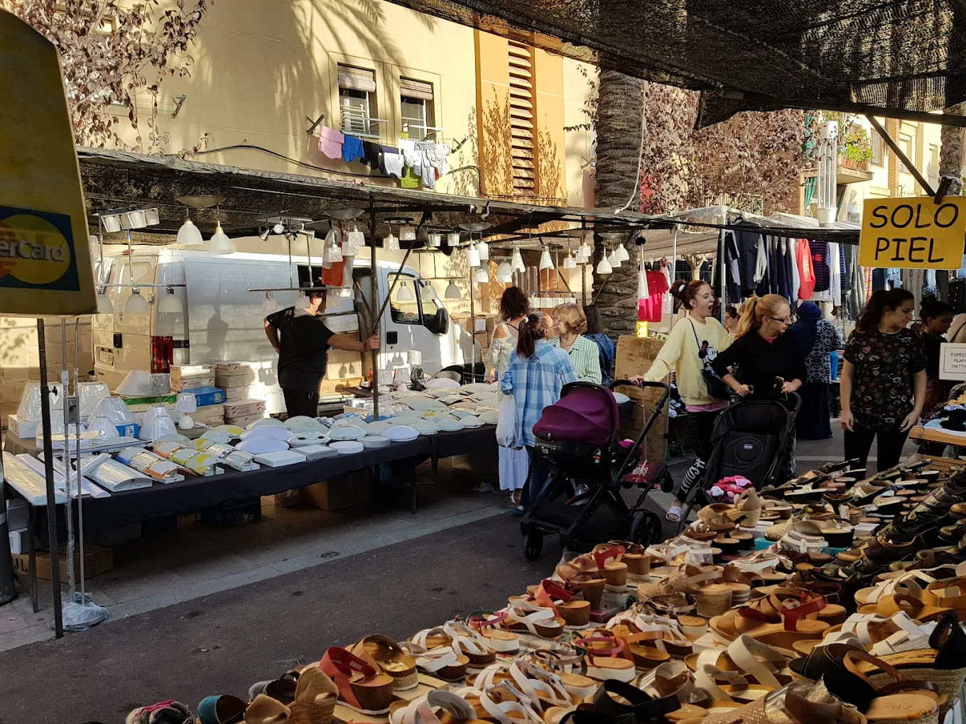 Mercadillo de Trinitat Nova